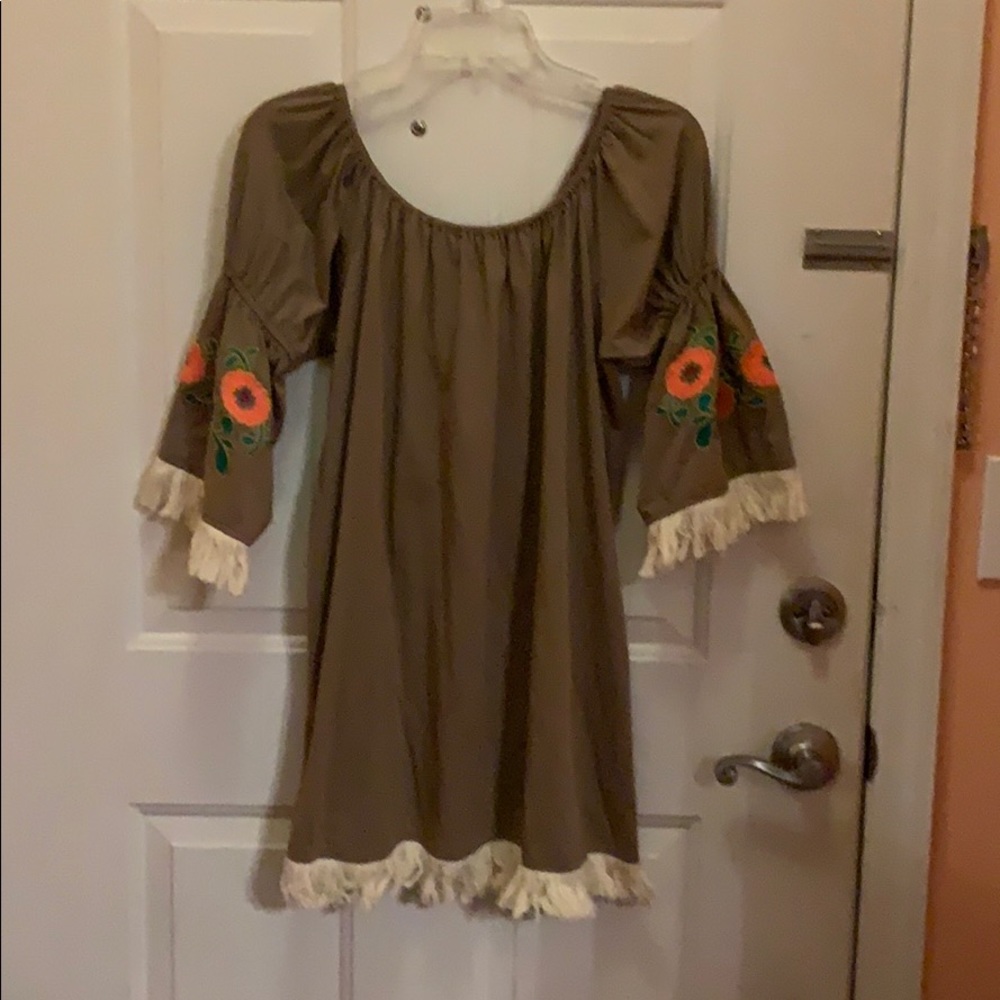 Umgee brown embroidered fringed tunic Small NWT